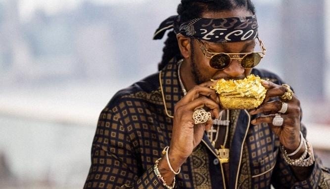 2 Chainz, E-40, Lil Wayne – «2 Dollar Bill»: если и снимать бред, то такой