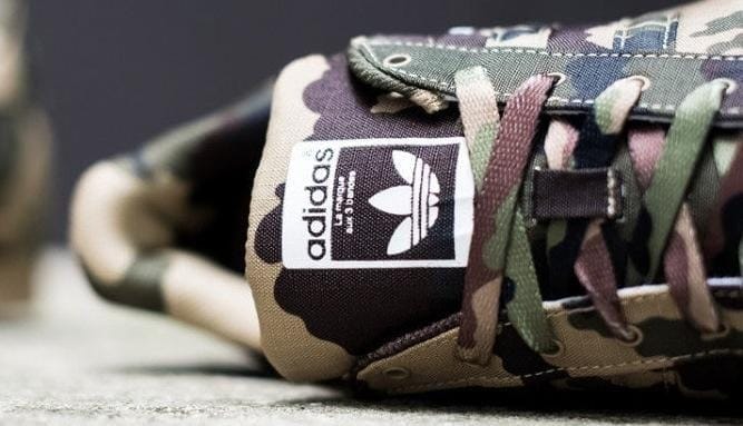Adidas випустив повністю камуфляжні «Стари»