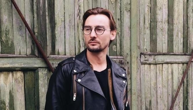 Смотрите большое интервью Алана Бадоева для шоу «Зе Интервьюер»