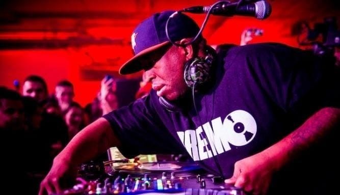 DJ Premier услышал трек J.Cole и попросил у него акапеллу. Смотрите, что из этого получилось