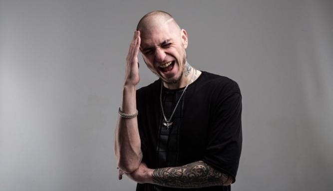 Giga1 демонстрирует «Яростный флоу» в рамках «Pit Bull LIVE»