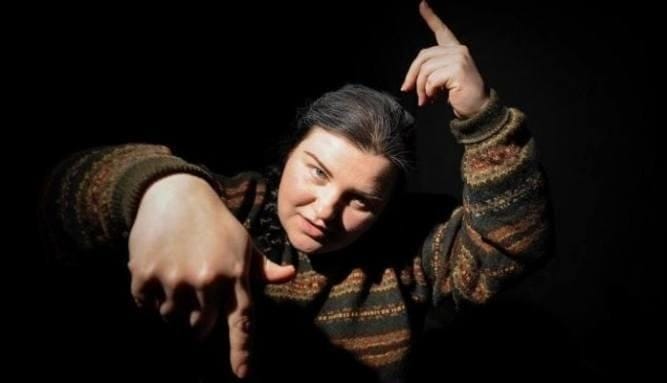 Против чего протестует Alyona Alyona в новом треке «Обіцянки»?