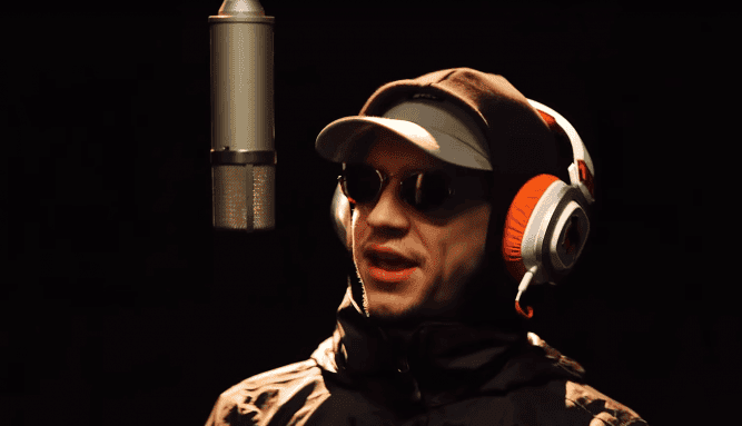 Смотрим живое выступление Яши НКНКТ для проекта «Pit Bull Live»