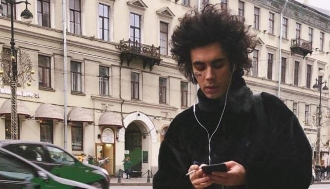 «Эскорт» — это новая песня Косты Лакосты с лейбла Элджея