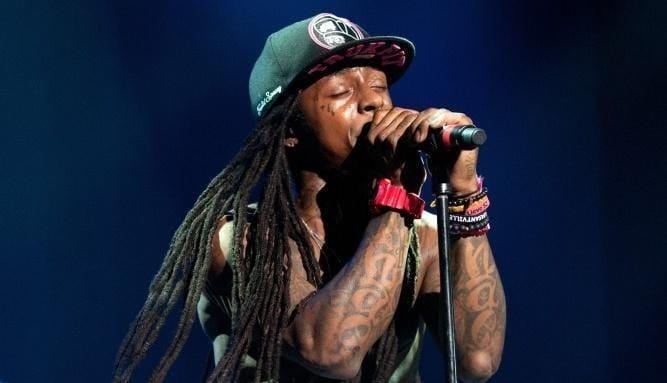 Группа blink 182 и Lil Wayne сняли рок-попурри из своих главных хитов