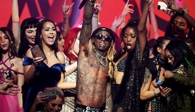 Lil Wayne та 30 порнозірок виступили на врученні «Порно-Оскара»