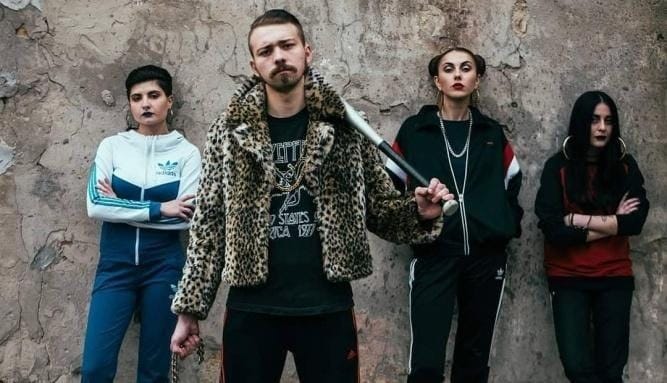 Lil Batya дісить зиму в кліпі «Sneg»