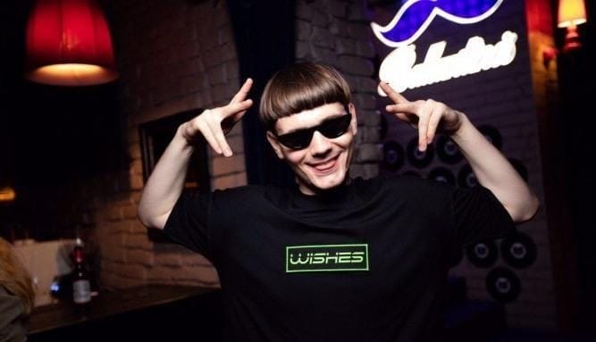 XXV кадр «Хочешь быть таким?» – яркий клип одного из самых интересных фрешменов страны