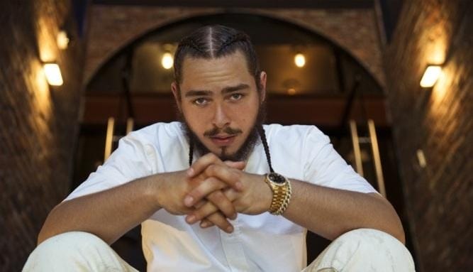 Post Malone находится в самолёте, который прямо сейчас совершает экстренную посадку