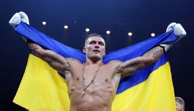 Олександр Усик переміг Мурата Гассієва у Москві