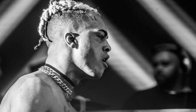 Вышел посмертный клип XXXTentacion. В нём он приходит на свои похороны