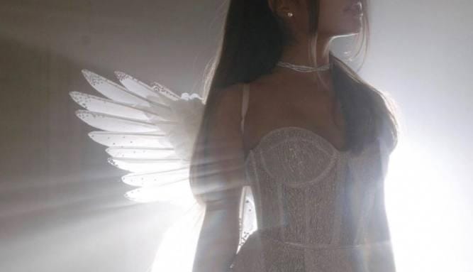 Ariana Grande & Miley Cyrus & Lana Del Rey «Don’t Call Me Angel». Девушки снова побеждают всех