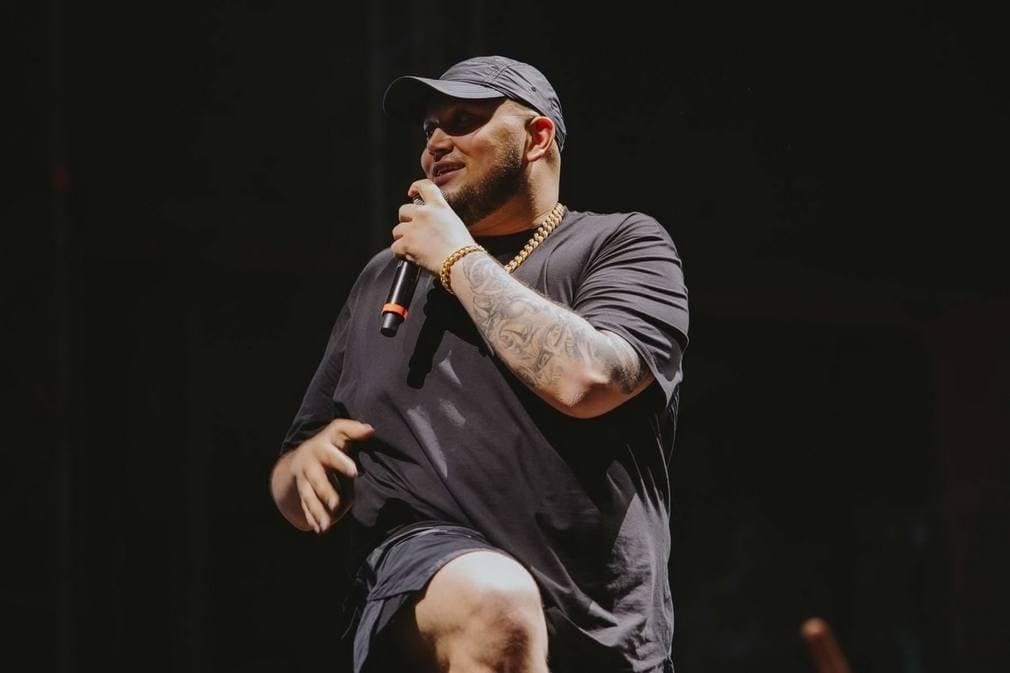 В новом выпуске шоу “Любители” говорят только о футболе. Гость программы — Kyivstoner