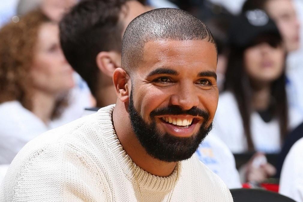 Новый клип Drake объединил сразу две песни – “When To Say When” и “Chicago Freestyle”
