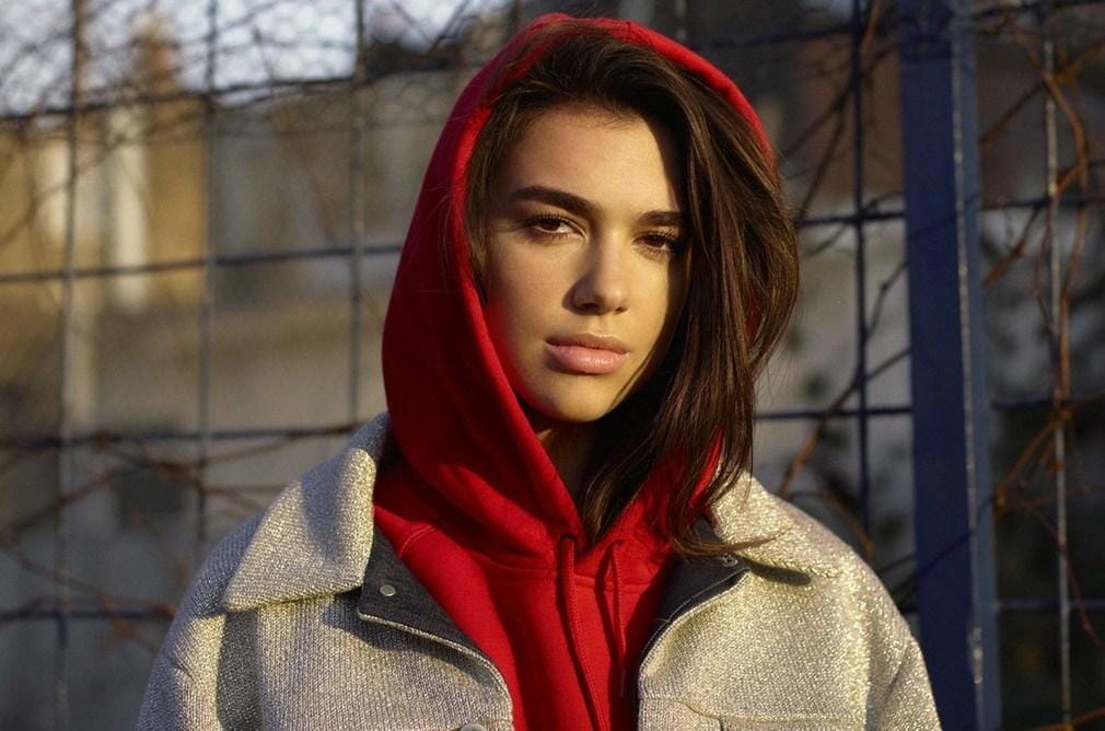 Dua Lipa представила воркаут-видео на песню «Physical»