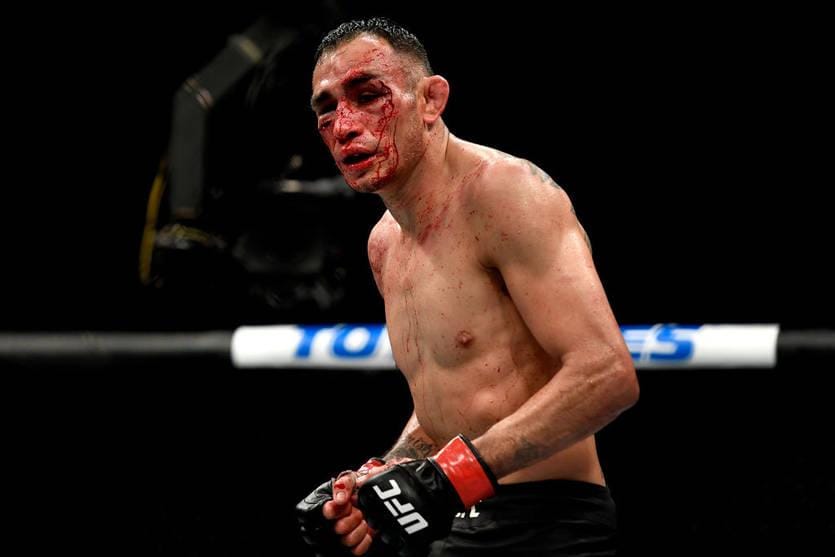 Тони Фергюсон проиграл Джастину Гэтжи на UFC 249