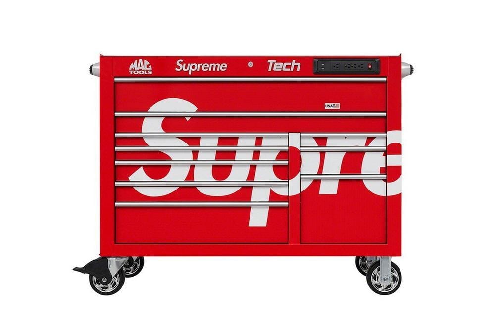 Новая сумасшедшая вещь от Supreme — огромный стол для инструментов