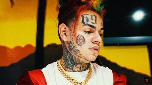 6ix9ine обвинил чарт Billboard в подтасовке голосов