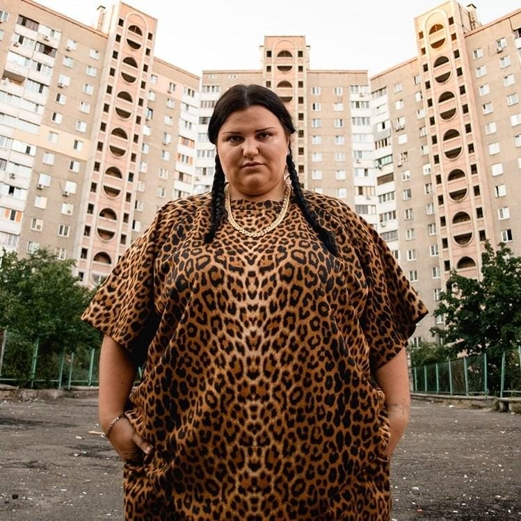 В новому щоденнику з Балі alyona alyona показує, як народилася ідея сайферу “Стержень”