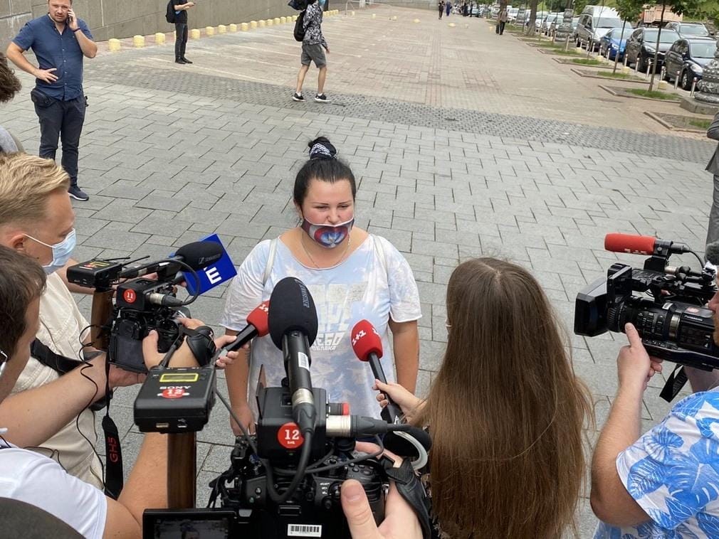 Українські артисти підтримали акцію #Наснечують мовчазним флешмобом