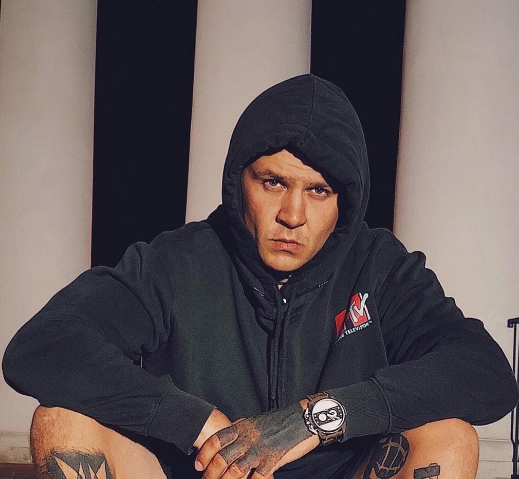 Vnuk выпустил сингл “Roses”