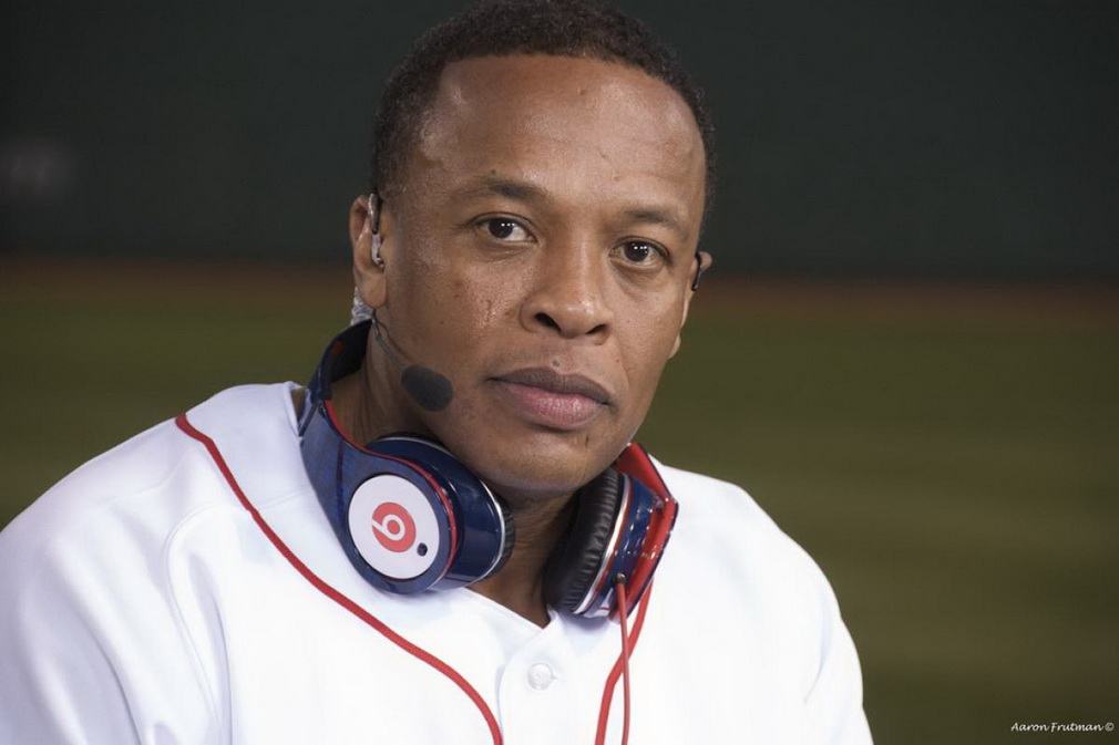 Dr.Dre выписан из больницы и уже работает на студии
