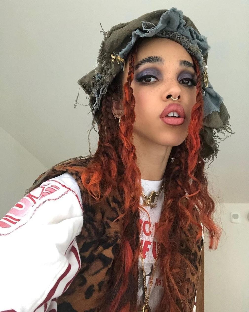 Новий мікстейп від FKA twigs «Сaprisongs»