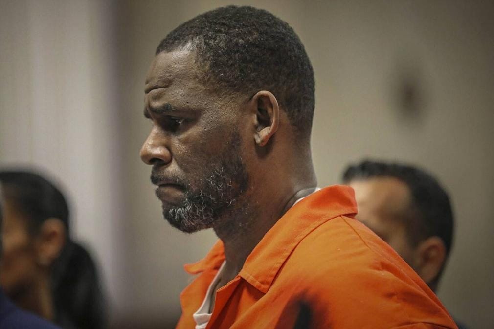 R. Kelly засудили на 30 років ув’язнення