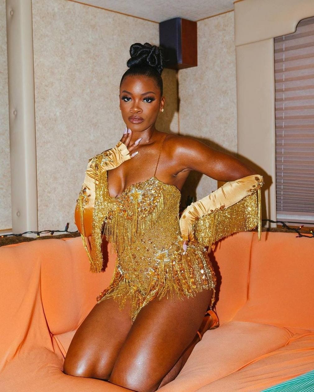 Ari Lennox «age/sex/location»
