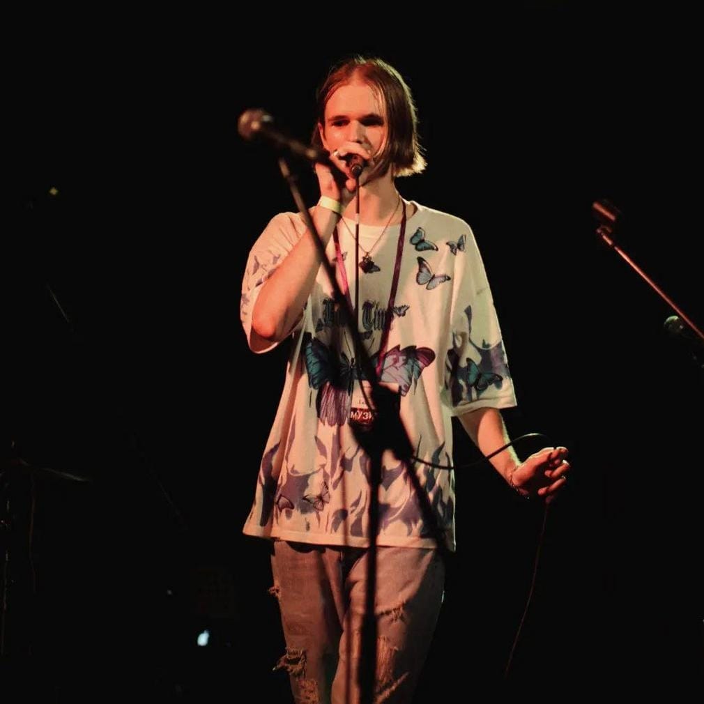 EasyLover, Sad Novelist «Не така»