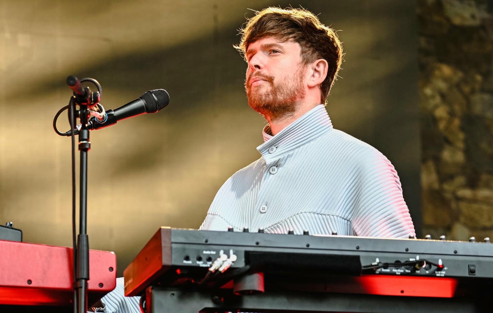 Британець James Blake випустив альбом «Playing Robots Into Heaven»