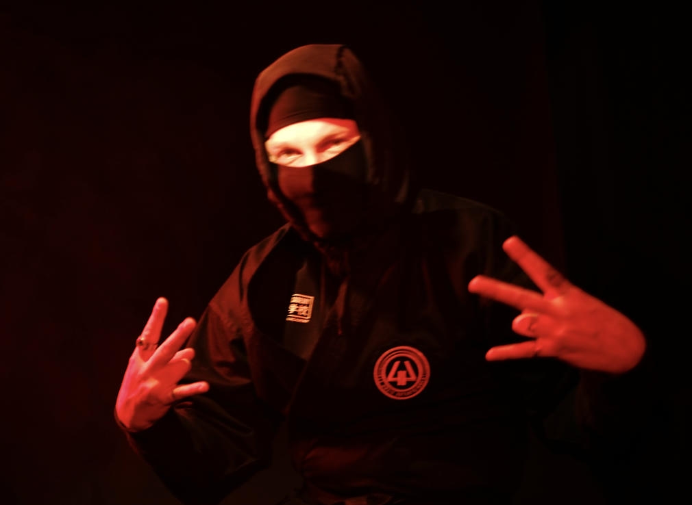 Послухайте альбом Tony Tonite «Shinobi»