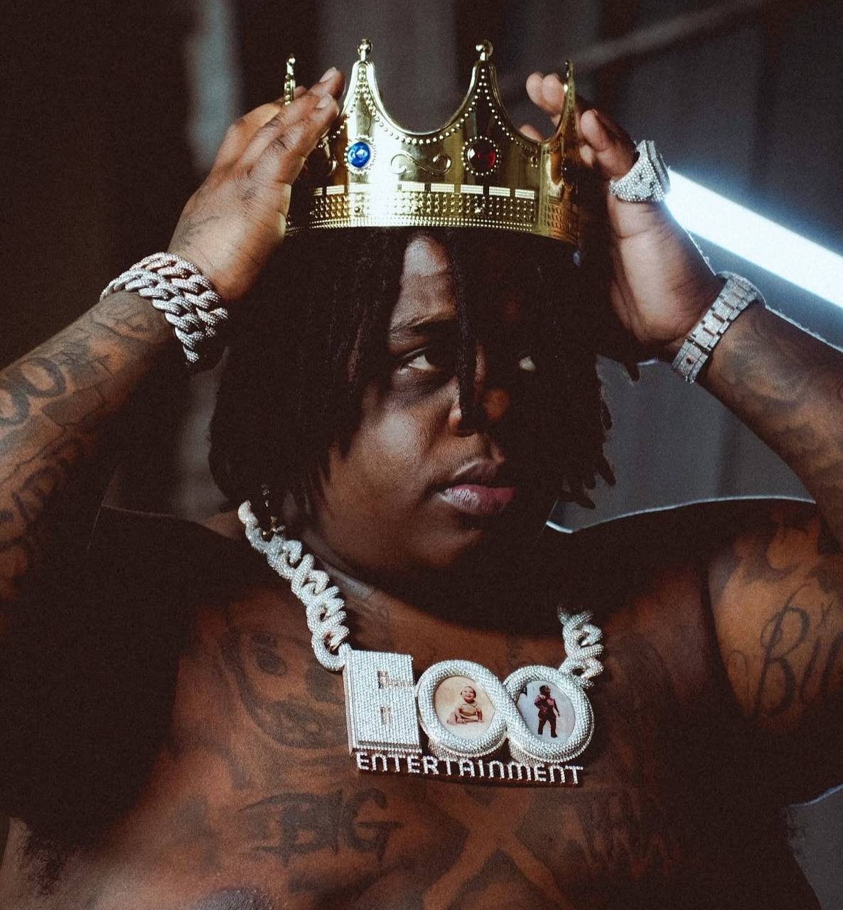 Вийшов делюкс BigXthaPlug «TAKE CARE»